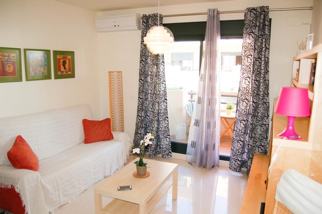 Apartamento Cala Bajo ネルハ エクステリア 写真